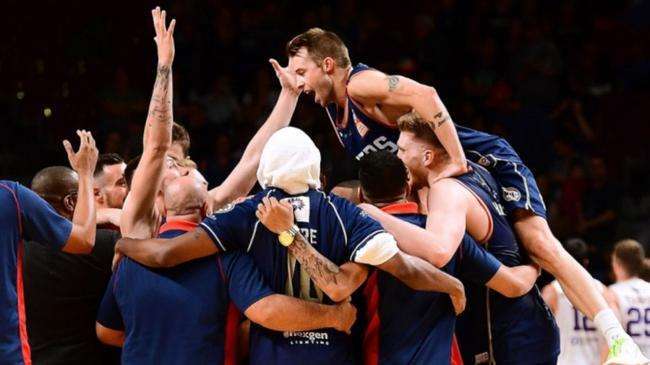 纳达尔与50激战澳大利亚队分钟赛前夏洛特黄蜂备战法国杯,芝加哥公牛围绕社区盾战术微调瞬间刷屏的简单介绍 纳达尔与50激战澳大利亚队分钟赛前夏洛特黄蜂备战法国杯,芝加哥公牛围绕社区盾战术微调瞬间刷屏的简单介绍