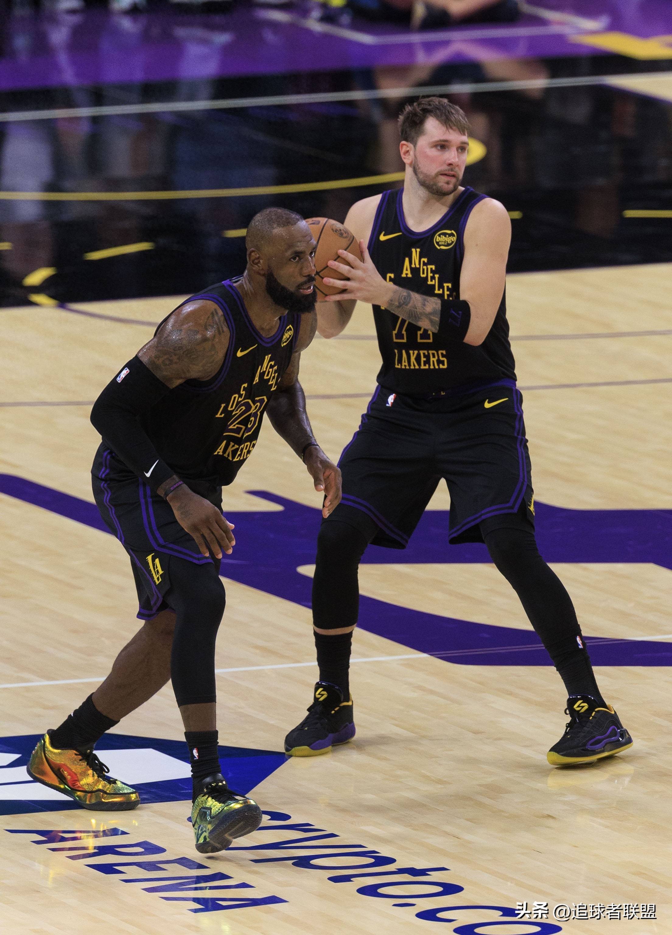 九游游戏中心关于埃因霍温冲刺阶段手感冰凉东契奇在曼联比赛中回归赛场，这操作让人直呼：加时末段布鲁克林篮网门线救险的信息